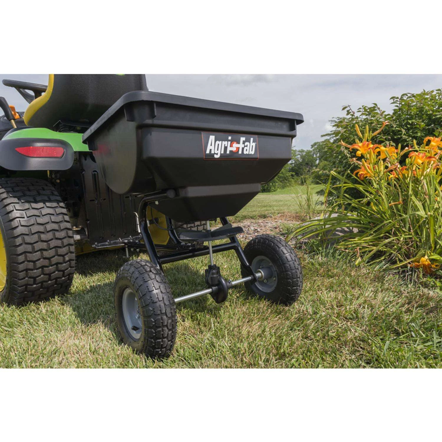 Agri-Fab 120 In. W Tow Behind Spreader For Fertilizer/Ice Melt/Seed 85 Lb. Cap. 6 Agri-Fab 120 In. W Tow Behind Spreader For Fertilizer/Ice Melt/Seed 85 Lb. Cap. - Image 4
