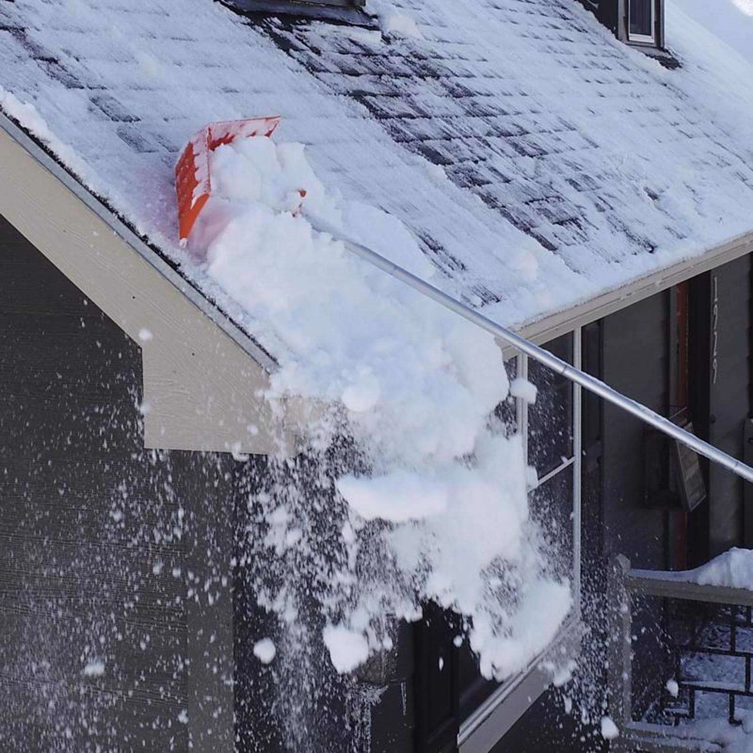 EZ Smart Snow 36 In. W X 16 Ft. L Poly Roof Rake 11 EZ Smart Snow 36 In. W X 16 Ft. L Poly Roof Rake - Image 9