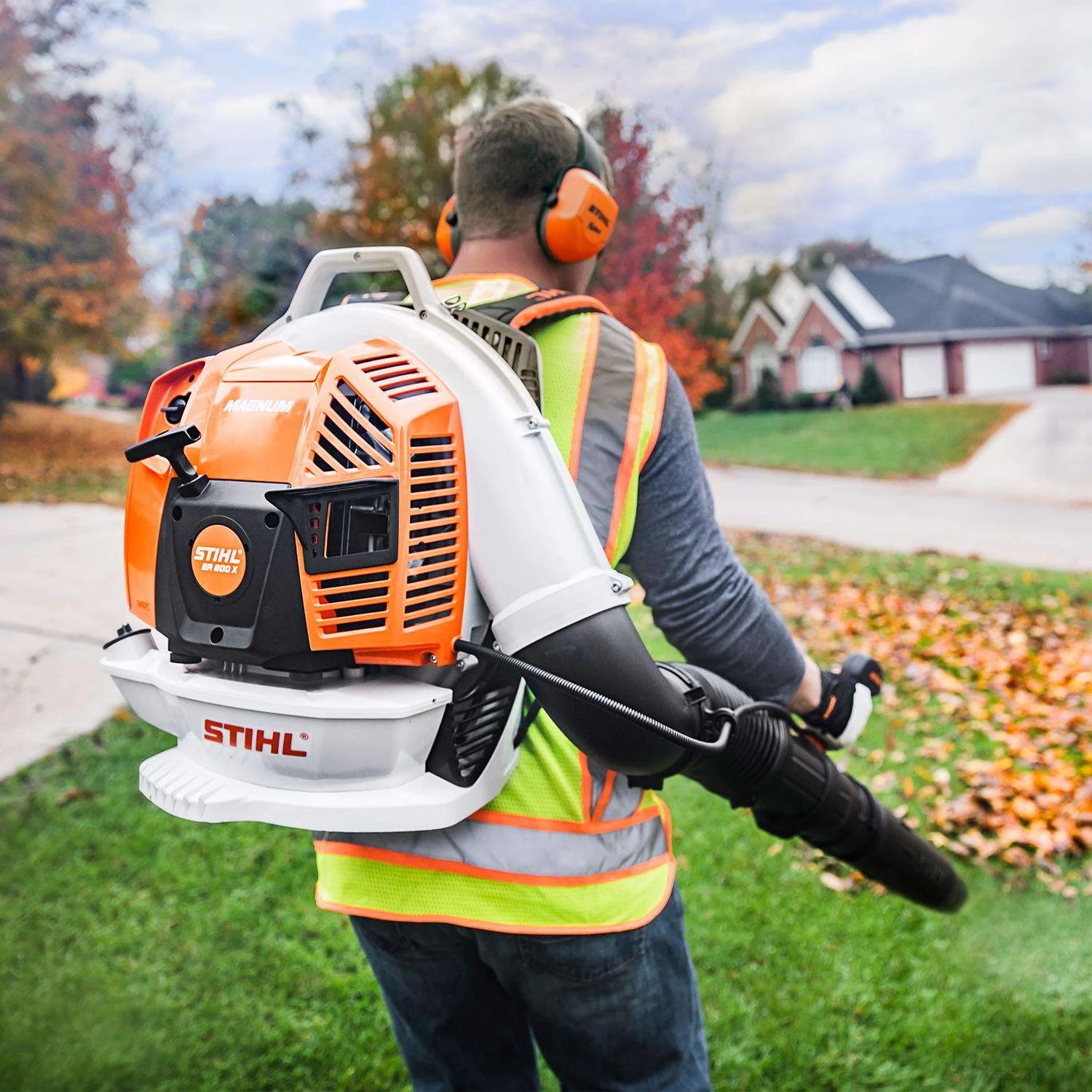 STIHL Magnum BR 800 X 239 Mph 912 CFM Gas Backpack Leaf Blower 4 STIHL Magnum BR 800 X 239 Mph 912 CFM Gas Backpack Leaf Blower - Image 2