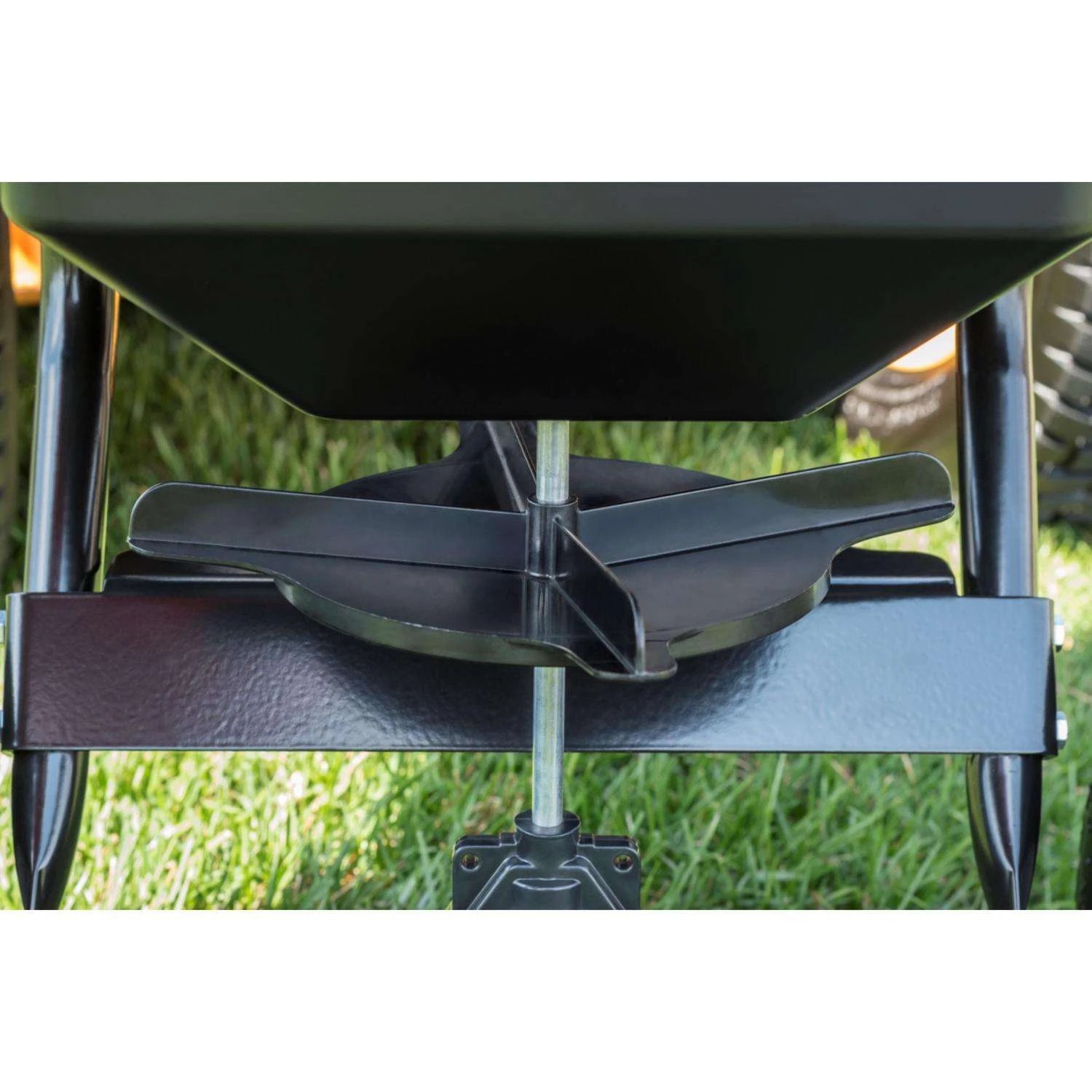 Agri-Fab 120 In. W Tow Behind Spreader For Fertilizer/Ice Melt/Seed 85 Lb. Cap. 9 Agri-Fab 120 In. W Tow Behind Spreader For Fertilizer/Ice Melt/Seed 85 Lb. Cap. - Image 7