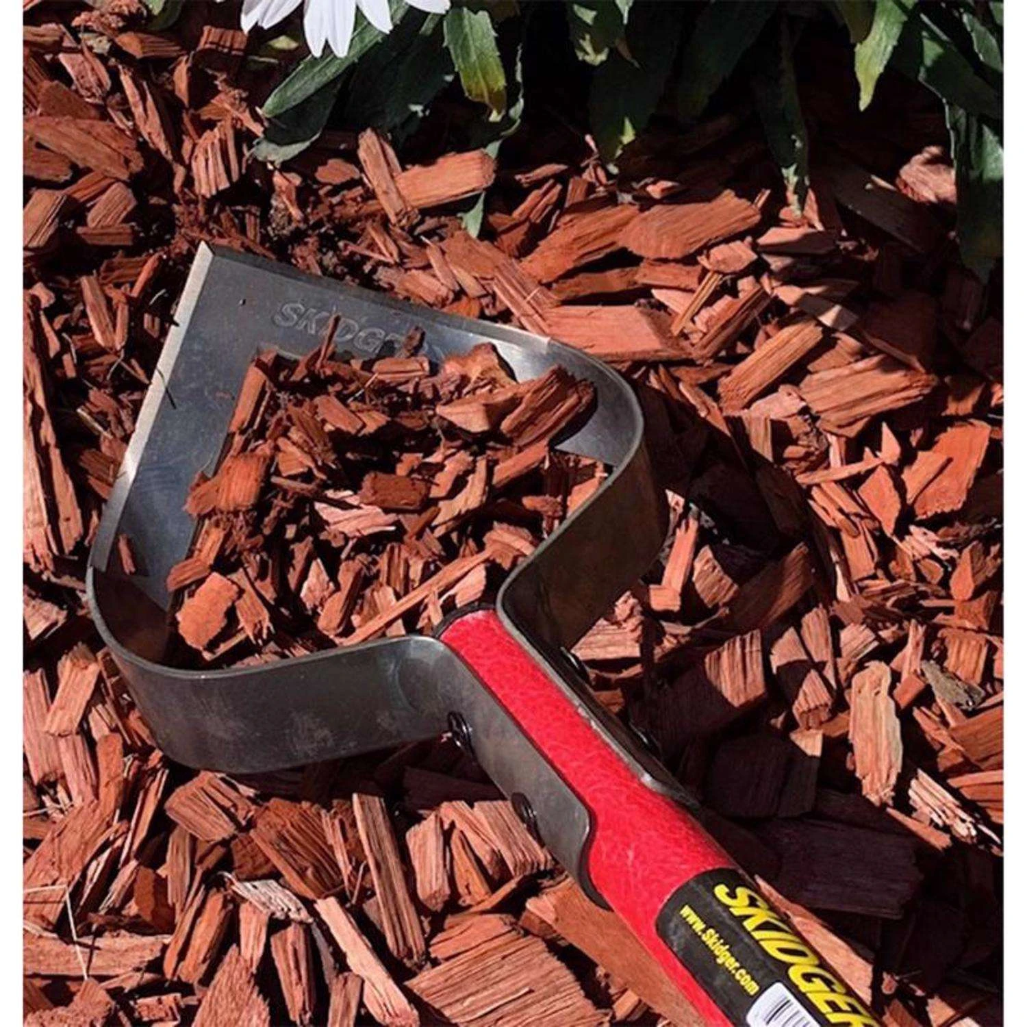 Skidger Titan Steel Scuffle Hoe 58 In. Fiberglass Handle 6 Skidger Titan Steel Scuffle Hoe 58 In. Fiberglass Handle - Image 4